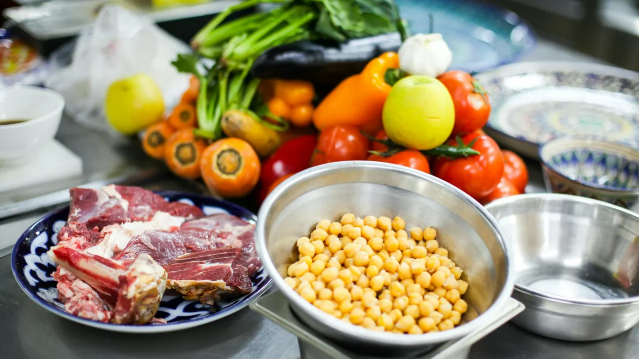 Is the Planetary Health Diet Nutritionally Complete?